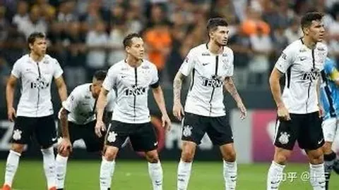 “梅西正式加盟巴黎圣日耳曼，将身穿30号战袍登场”